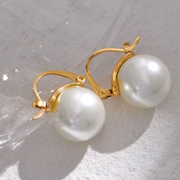 #36 New Unique Pearl Drop Huggie Earrings - Picture 5 of 14